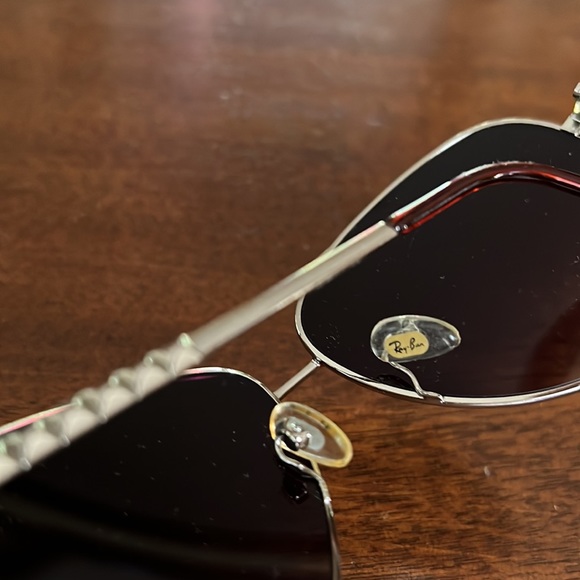 Ray-Ban Aviator Sunglasses. Please check out pictures part of the description. - Picture 8 of 8